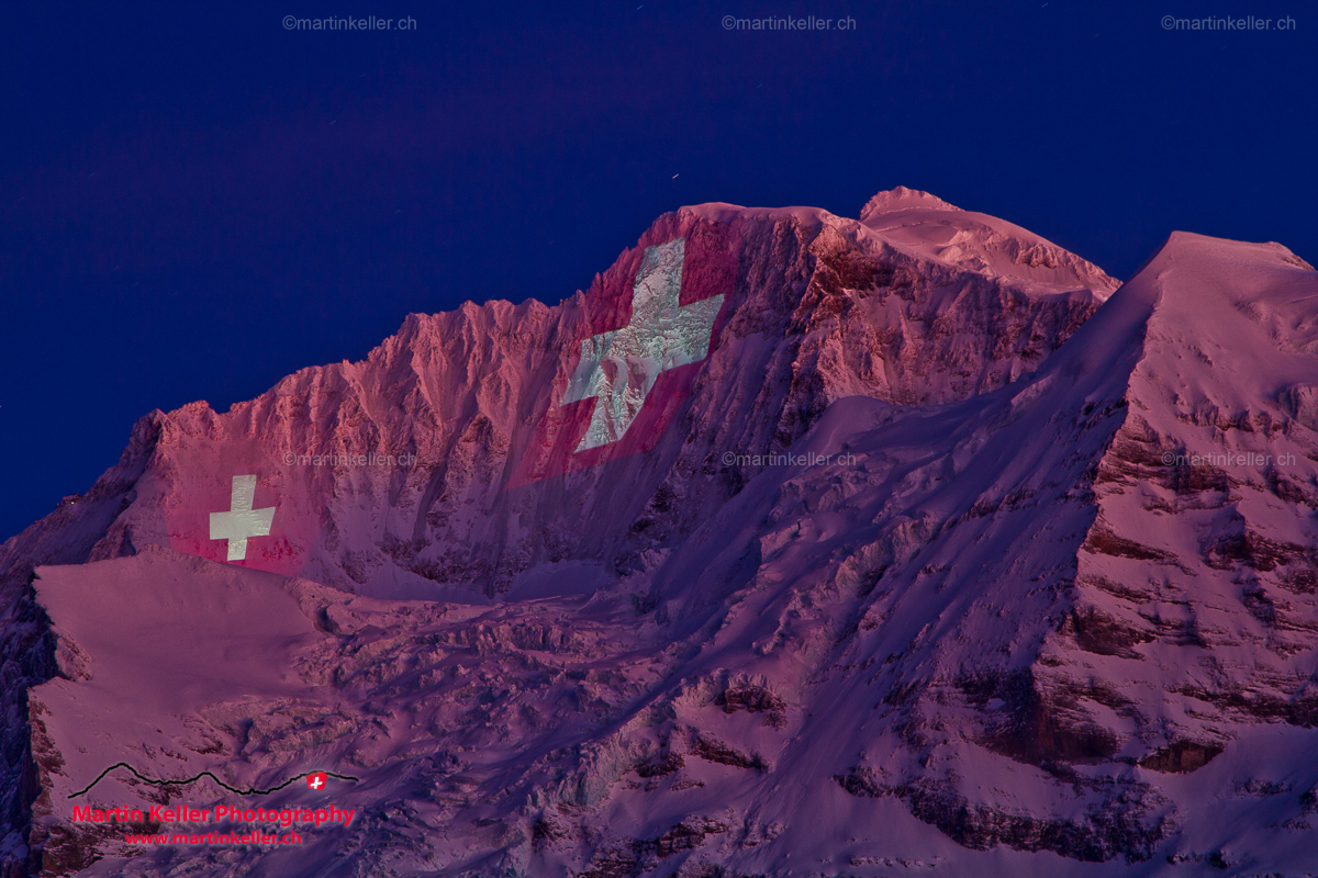 Projektion Schweizerkreuz an die Jungfrau-Nordwand